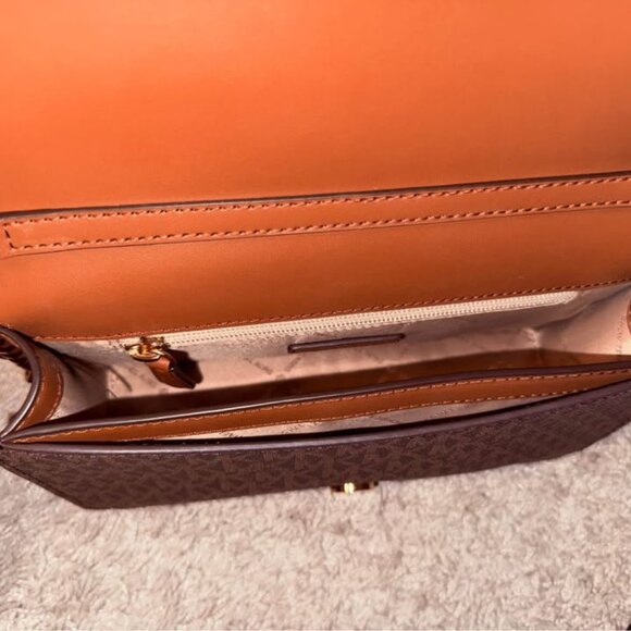 Brand New Michael Kors Crossbody Purse - Picture 4 of 7